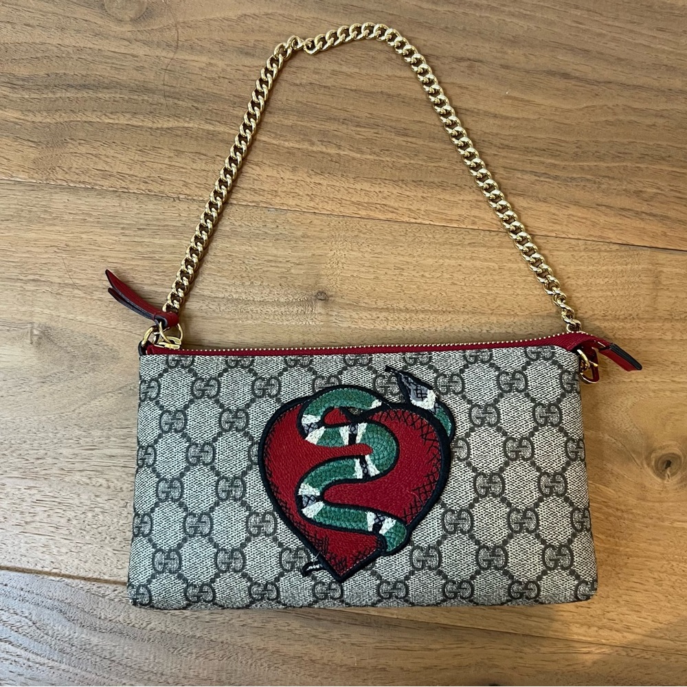 GUCCI LIMITED EDITION GG
SUPREME KINGSNAKE
SHOULDER BAG